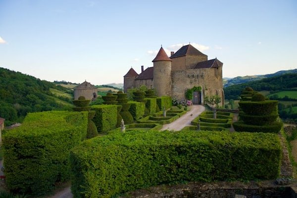 Les Meilleurs Spots de Camping à Mâcon et Ses Environs : Guide Ultime pour Campeurs