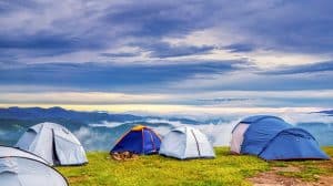 site de camping luxe sur les montagnes basques