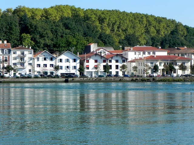 Un camping 4 étoiles au Pays Basque, idéalement situé en bord de mer, pour des vacances de rêve